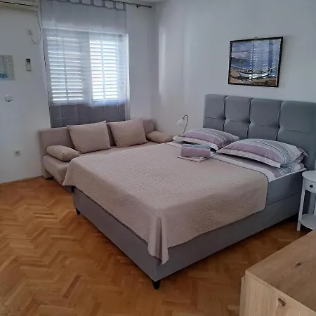 R&b Radalj Apartment Makarska
