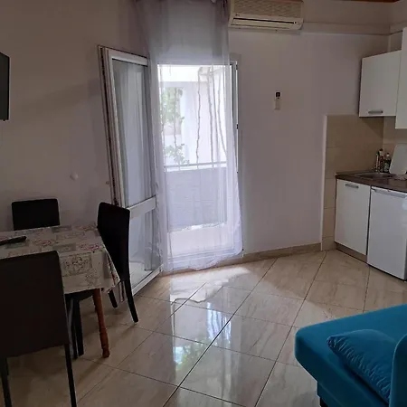 R&b Radalj מאקרסקה