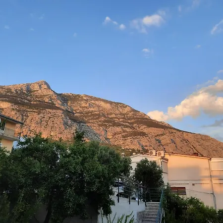 R&b Radalj * Makarska