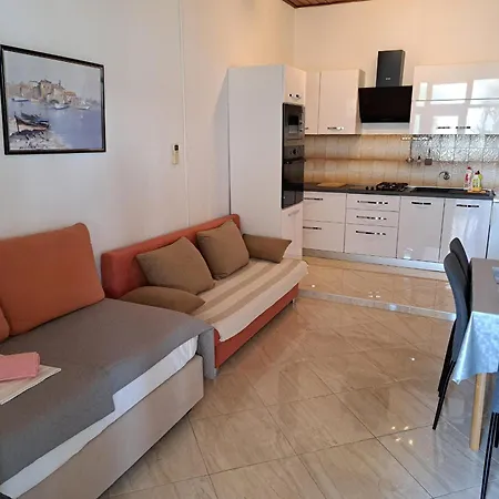 R&b Radalj マカルスカ