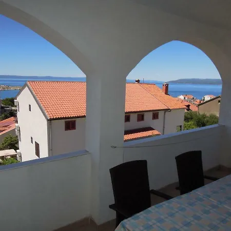 R&b Radalj アパート