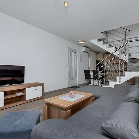 アパート R&b Radalj マカルスカ