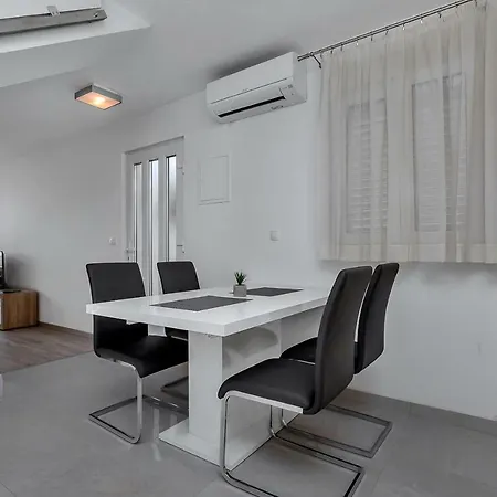 R&b Radalj Apartman *