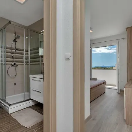 R&b Radalj Apartman *