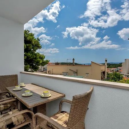 アパート R&b Radalj *