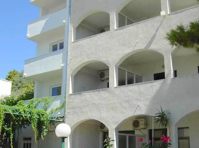R&b Radalj Apartamento Makarska