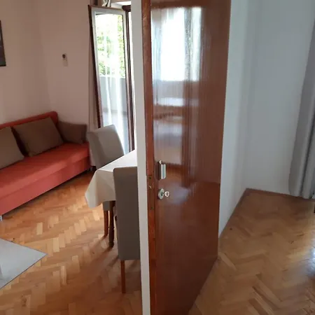 R&b Radalj * ماكارسكا