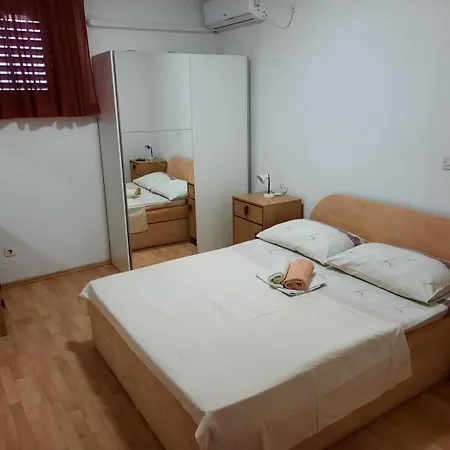 R&b Radalj ماكارسكا